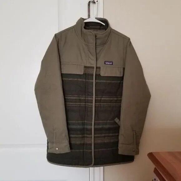 Patagonia Winter Jacket - Picture 1 of 9
